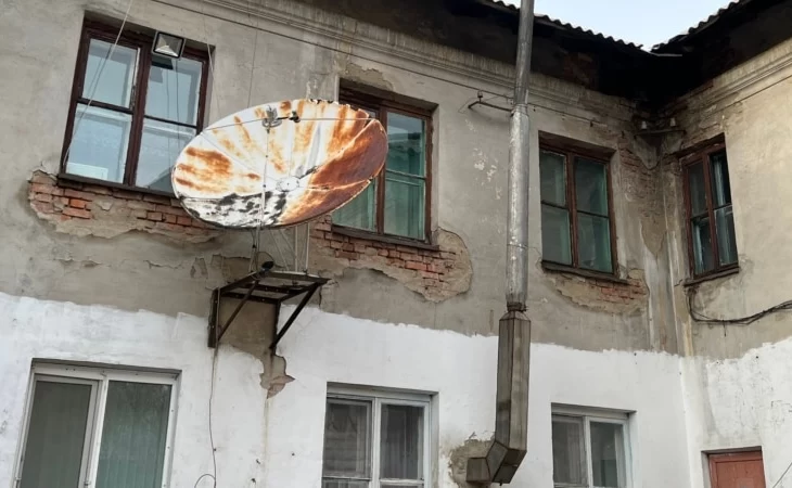 В оккупированной Луганской области запретили "нелицензированные" системы спутникового телевидения с В оккупированной Луганской области запретили "нелицензированные" системы спутникового телевидения с