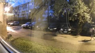 В Каугури дети вандализируют окна домов