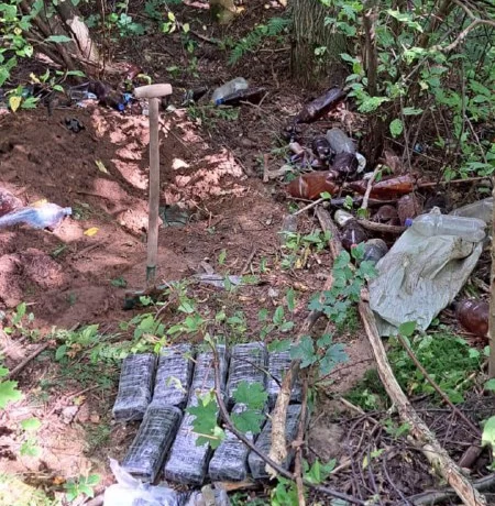 В Резекненском крае обнаружен тайник с 100 кг гашиша